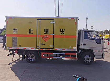 涵江爆破器材运输车工人安全操作规范与智能技术保障